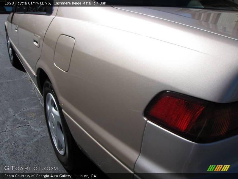 Cashmere Beige Metallic / Oak 1998 Toyota Camry LE V6