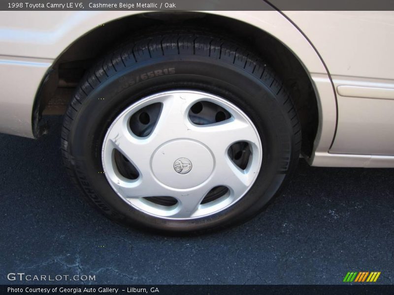 Cashmere Beige Metallic / Oak 1998 Toyota Camry LE V6