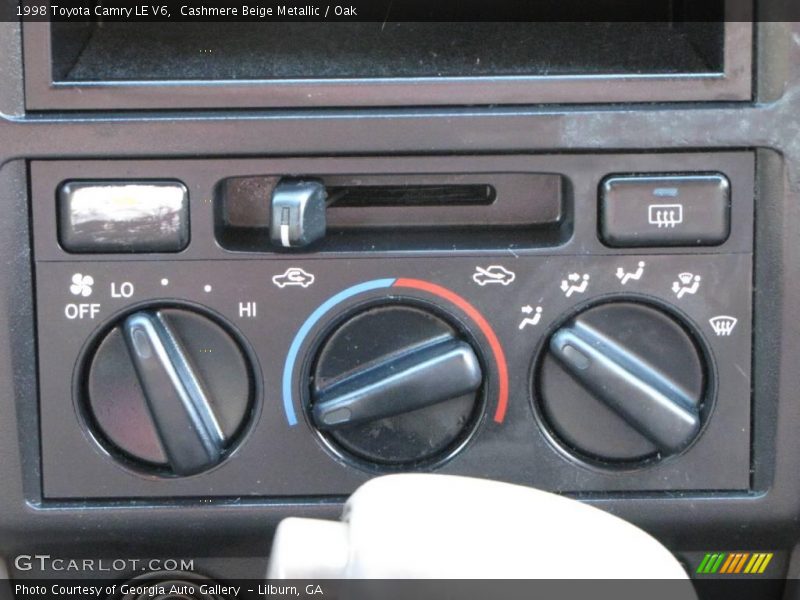 Cashmere Beige Metallic / Oak 1998 Toyota Camry LE V6