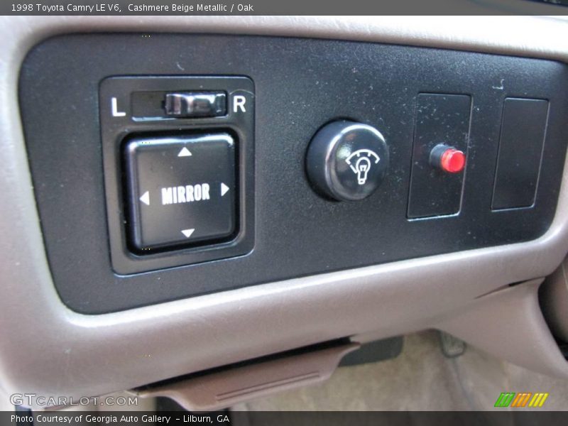 Cashmere Beige Metallic / Oak 1998 Toyota Camry LE V6