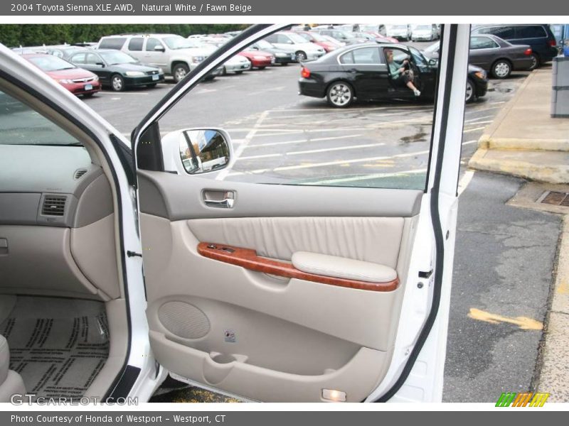 Natural White / Fawn Beige 2004 Toyota Sienna XLE AWD