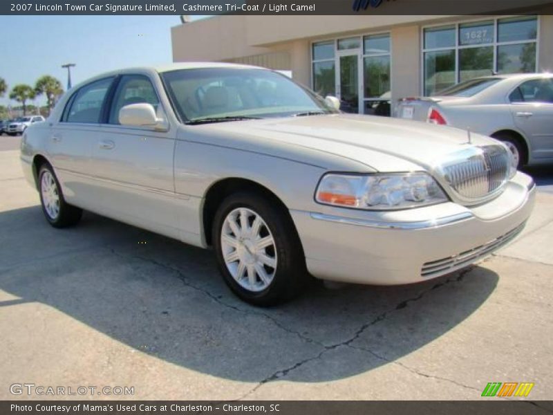 Cashmere Tri-Coat / Light Camel 2007 Lincoln Town Car Signature Limited