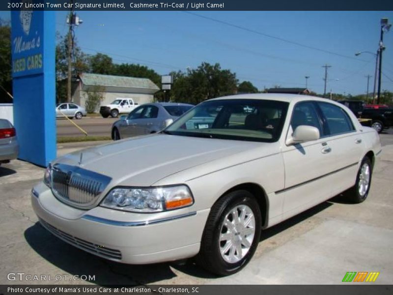 Cashmere Tri-Coat / Light Camel 2007 Lincoln Town Car Signature Limited