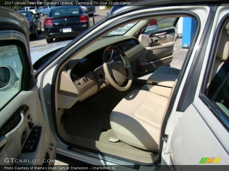 Cashmere Tri-Coat / Light Camel 2007 Lincoln Town Car Signature Limited