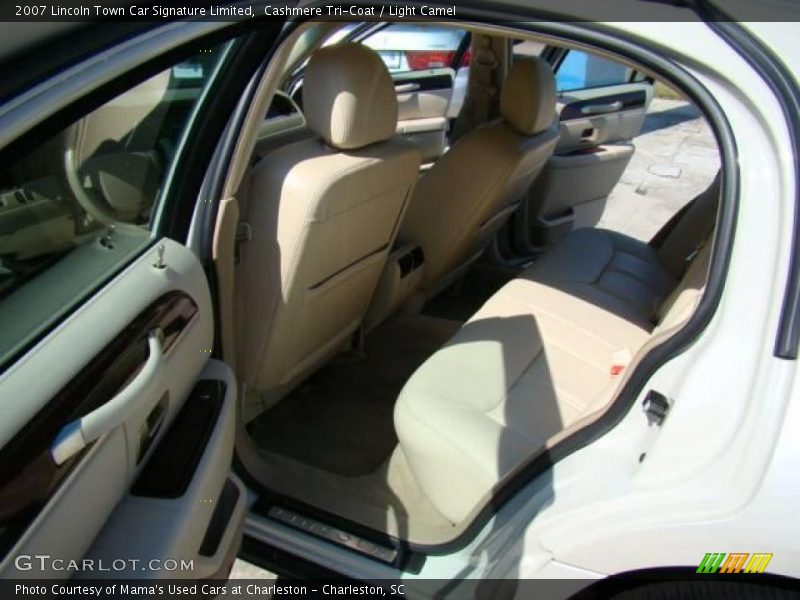 Cashmere Tri-Coat / Light Camel 2007 Lincoln Town Car Signature Limited