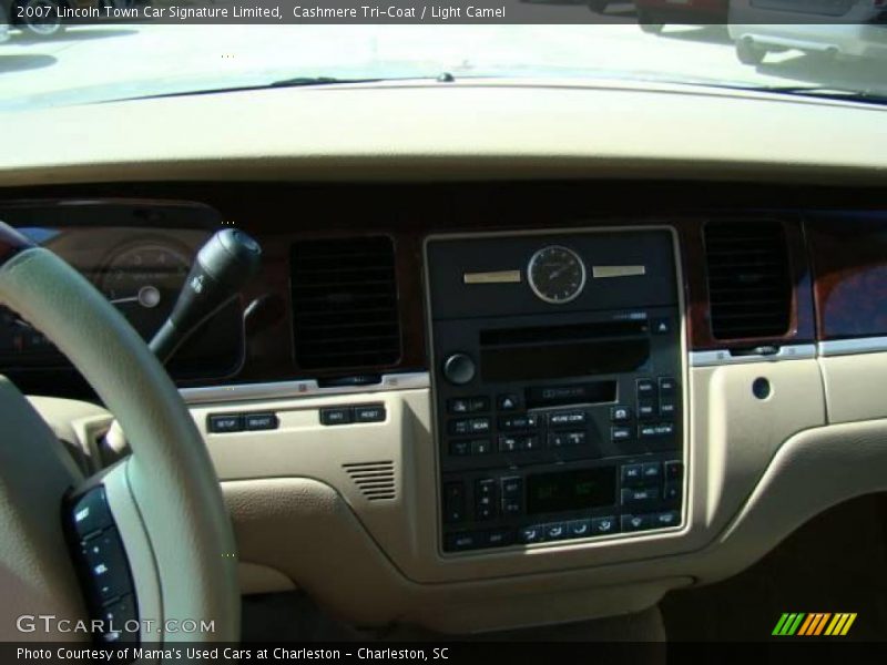 Cashmere Tri-Coat / Light Camel 2007 Lincoln Town Car Signature Limited