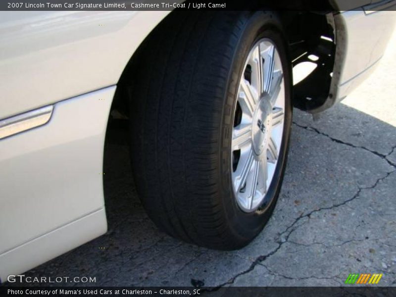 Cashmere Tri-Coat / Light Camel 2007 Lincoln Town Car Signature Limited