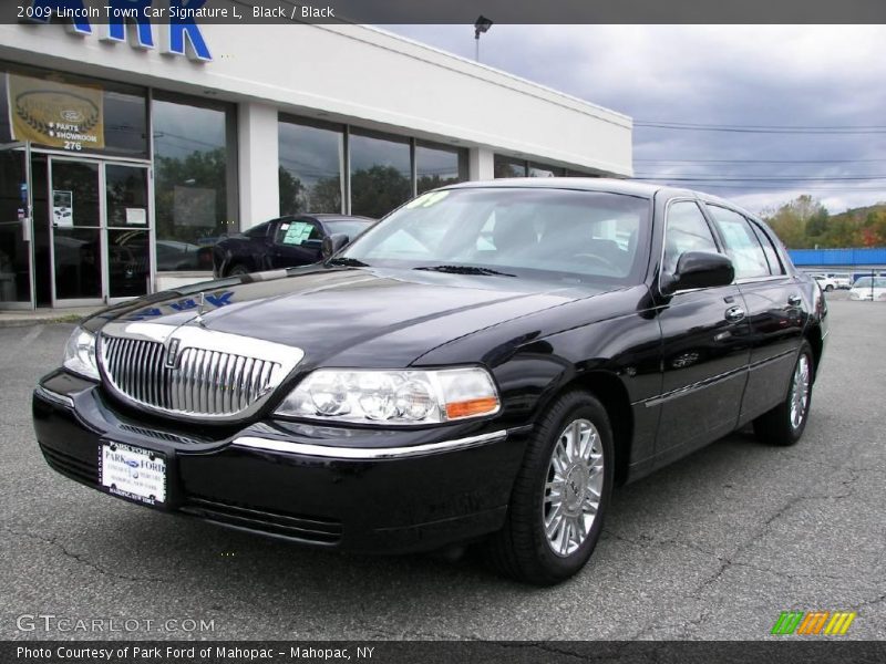 Black / Black 2009 Lincoln Town Car Signature L
