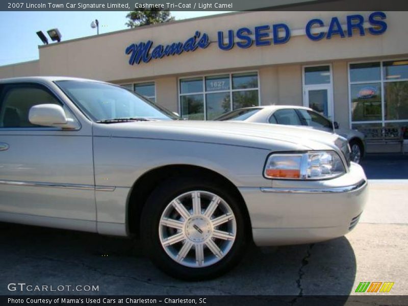 Cashmere Tri-Coat / Light Camel 2007 Lincoln Town Car Signature Limited