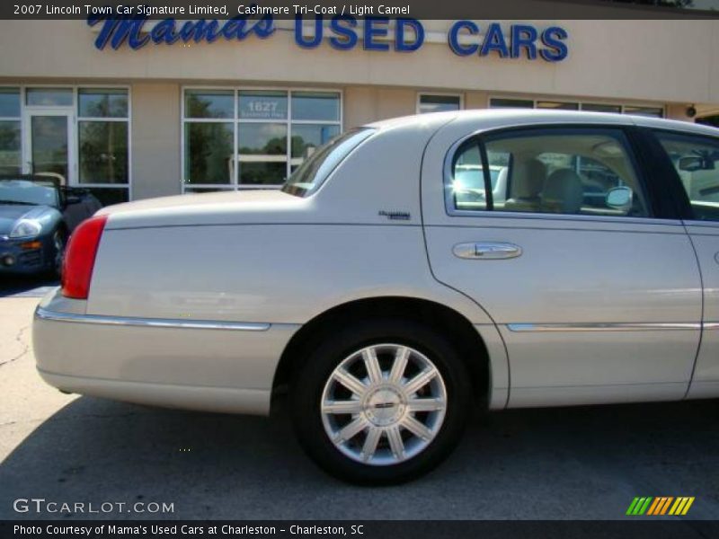 Cashmere Tri-Coat / Light Camel 2007 Lincoln Town Car Signature Limited