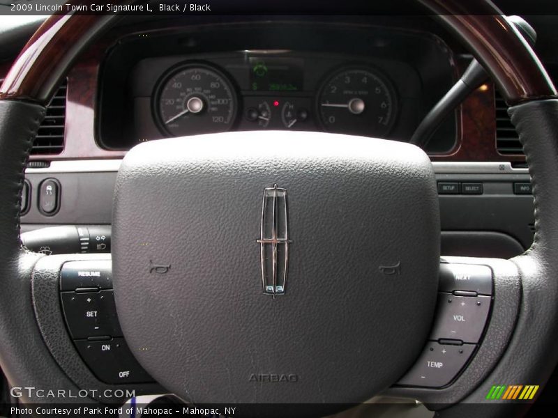 Black / Black 2009 Lincoln Town Car Signature L
