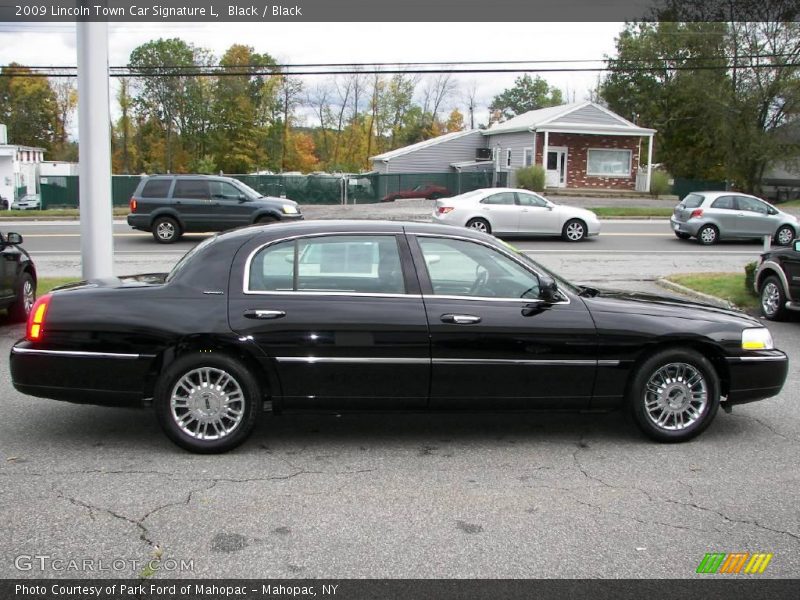 Black / Black 2009 Lincoln Town Car Signature L