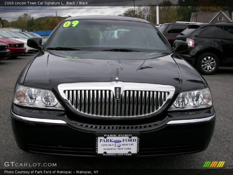 Black / Black 2009 Lincoln Town Car Signature L