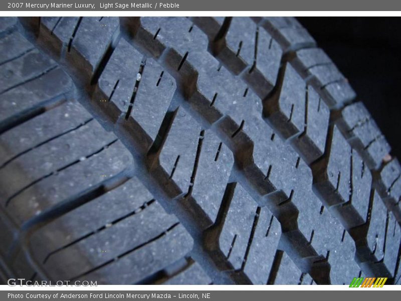 Light Sage Metallic / Pebble 2007 Mercury Mariner Luxury