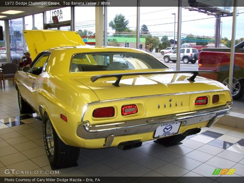 Top Banana Yellow / White 1972 Dodge Challenger Coupe