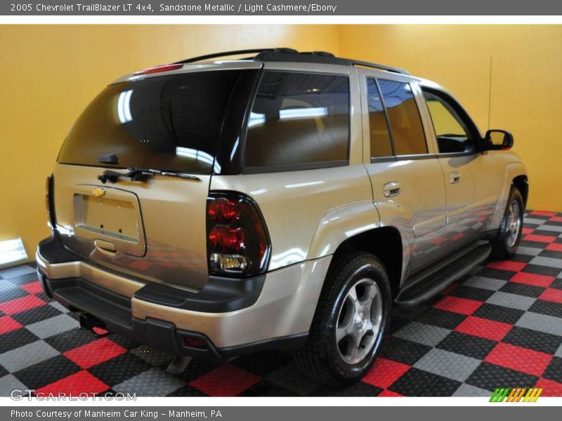 Sandstone Metallic / Light Cashmere/Ebony 2005 Chevrolet TrailBlazer LT 4x4
