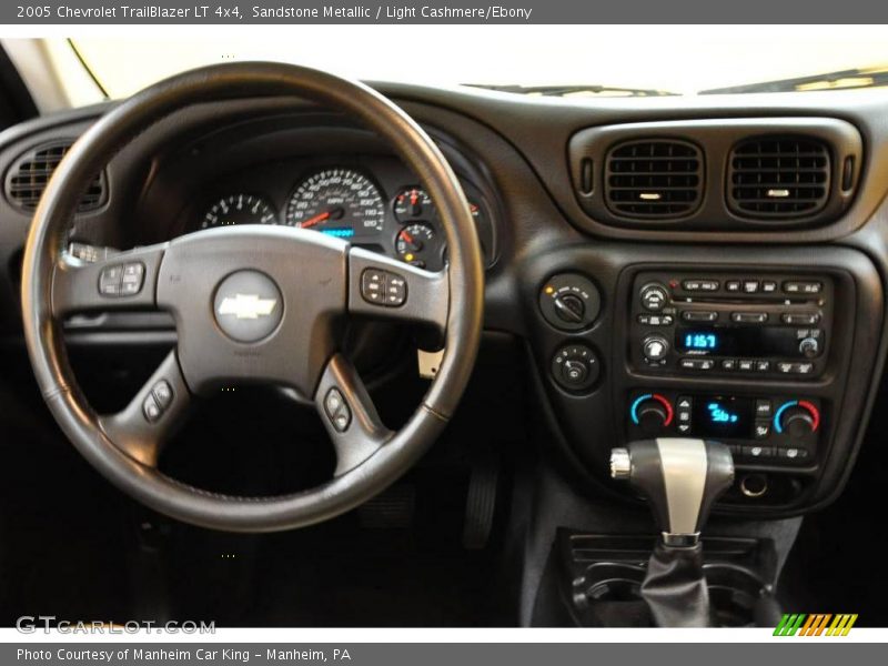 Sandstone Metallic / Light Cashmere/Ebony 2005 Chevrolet TrailBlazer LT 4x4