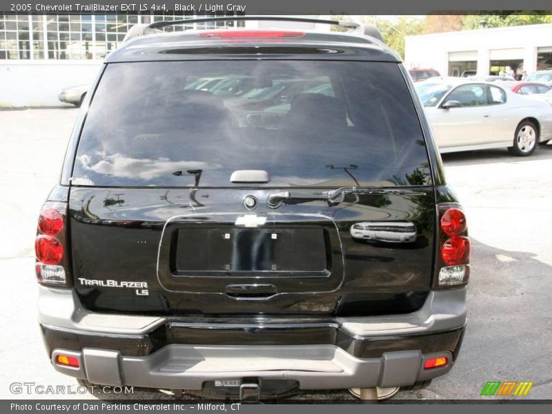 Black / Light Gray 2005 Chevrolet TrailBlazer EXT LS 4x4
