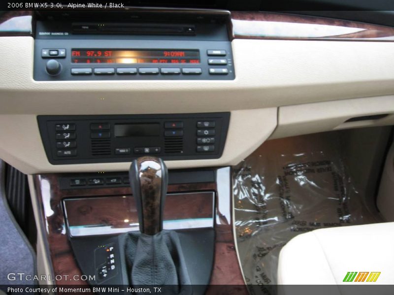 Alpine White / Black 2006 BMW X5 3.0i