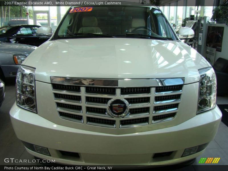 White Diamond / Cocoa/Light Cashmere 2007 Cadillac Escalade AWD