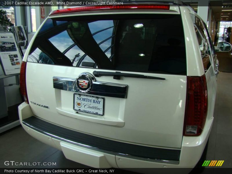 White Diamond / Cocoa/Light Cashmere 2007 Cadillac Escalade AWD