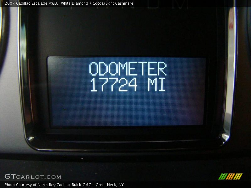White Diamond / Cocoa/Light Cashmere 2007 Cadillac Escalade AWD