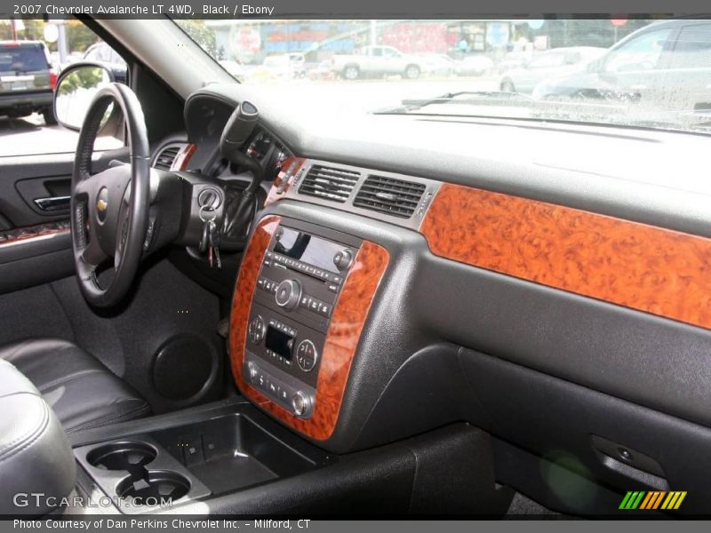 Black / Ebony 2007 Chevrolet Avalanche LT 4WD