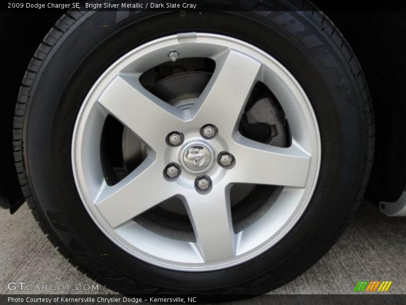 Bright Silver Metallic / Dark Slate Gray 2009 Dodge Charger SE