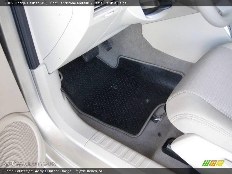 Light Sandstone Metallic / Pastel Pebble Beige 2009 Dodge Caliber SXT