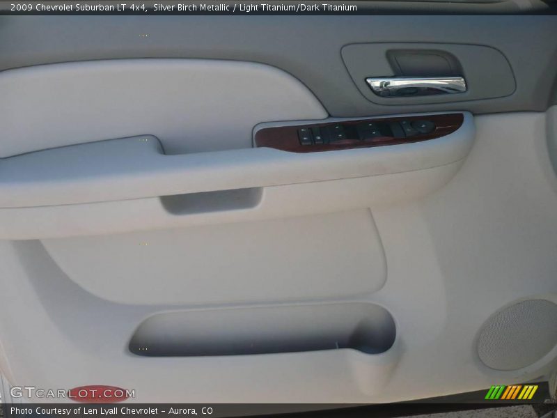 Silver Birch Metallic / Light Titanium/Dark Titanium 2009 Chevrolet Suburban LT 4x4