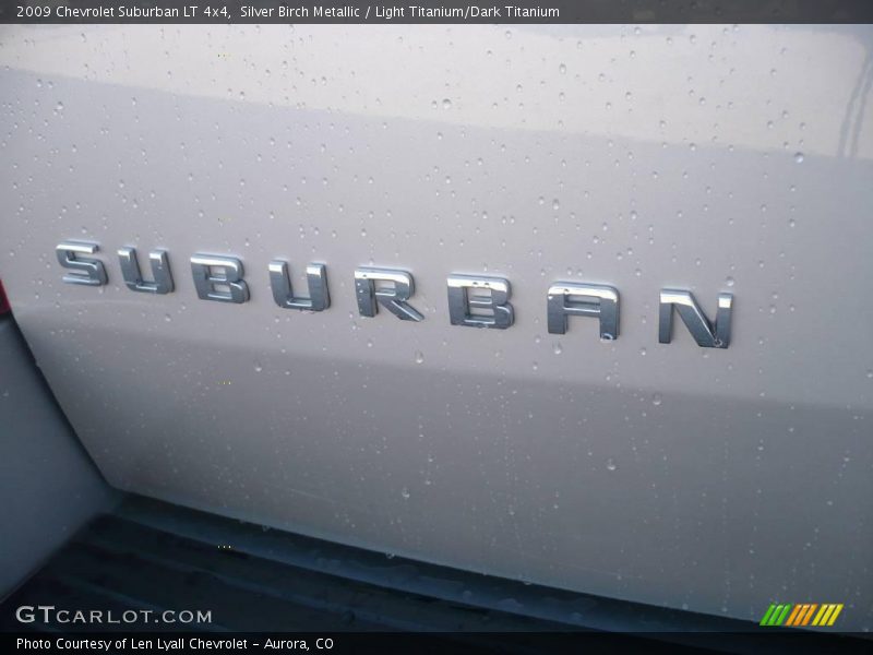 Silver Birch Metallic / Light Titanium/Dark Titanium 2009 Chevrolet Suburban LT 4x4