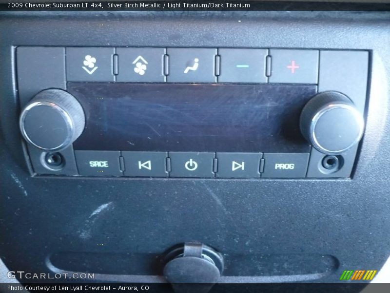 Silver Birch Metallic / Light Titanium/Dark Titanium 2009 Chevrolet Suburban LT 4x4