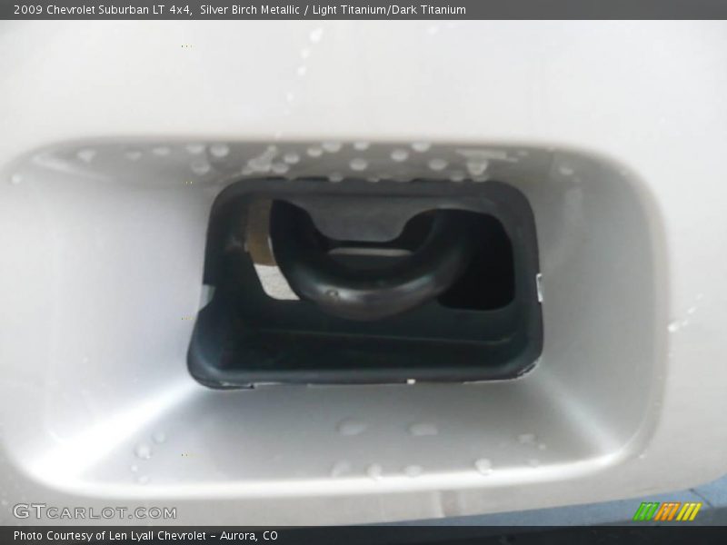 Silver Birch Metallic / Light Titanium/Dark Titanium 2009 Chevrolet Suburban LT 4x4