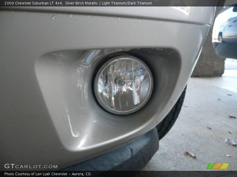 Silver Birch Metallic / Light Titanium/Dark Titanium 2009 Chevrolet Suburban LT 4x4