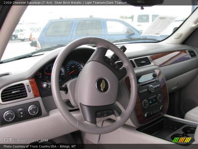 Silver Birch Metallic / Light Titanium/Dark Titanium 2009 Chevrolet Suburban LT 4x4