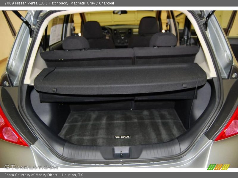Magnetic Gray / Charcoal 2009 Nissan Versa 1.8 S Hatchback