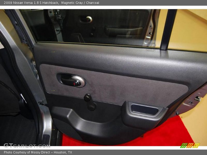 Magnetic Gray / Charcoal 2009 Nissan Versa 1.8 S Hatchback