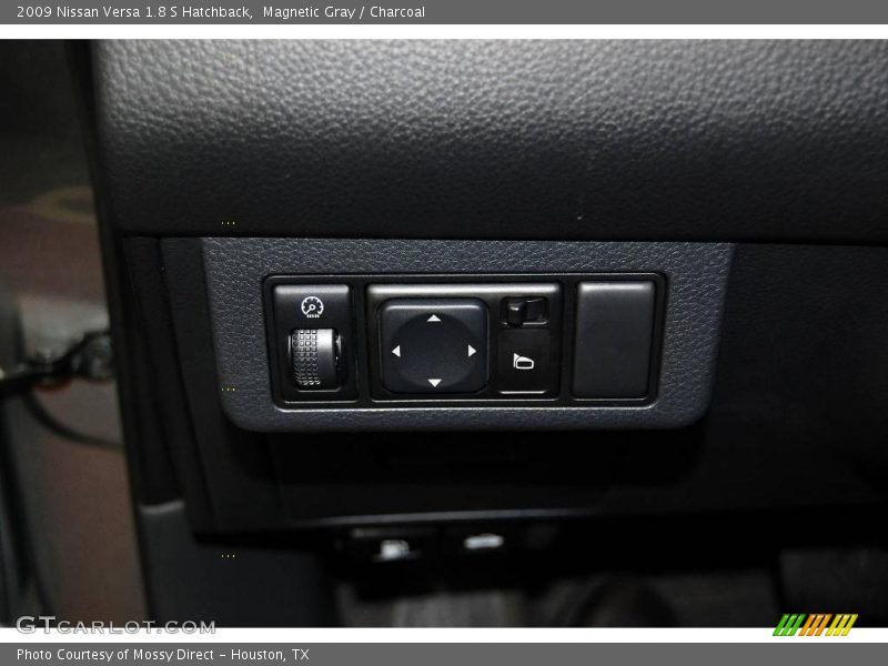 Magnetic Gray / Charcoal 2009 Nissan Versa 1.8 S Hatchback