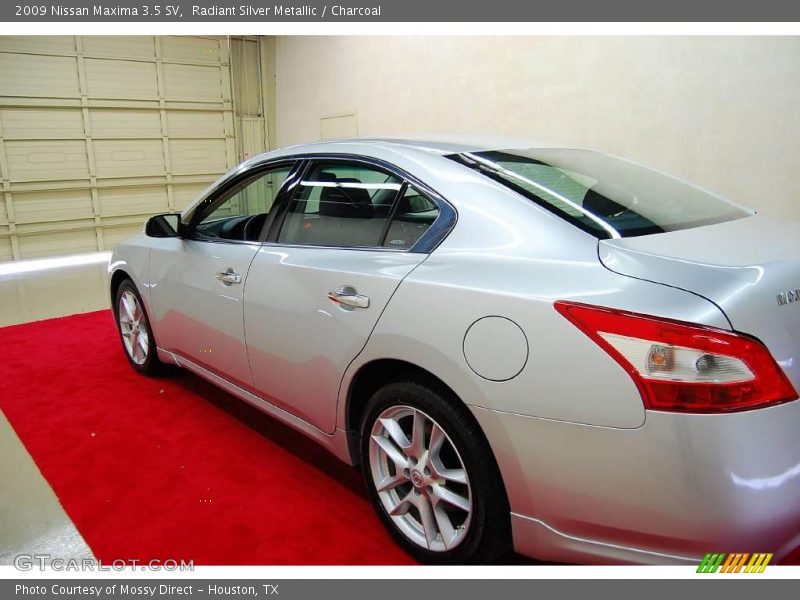 Radiant Silver Metallic / Charcoal 2009 Nissan Maxima 3.5 SV