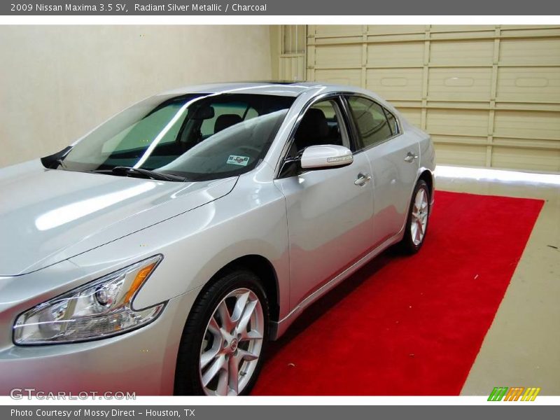 Radiant Silver Metallic / Charcoal 2009 Nissan Maxima 3.5 SV