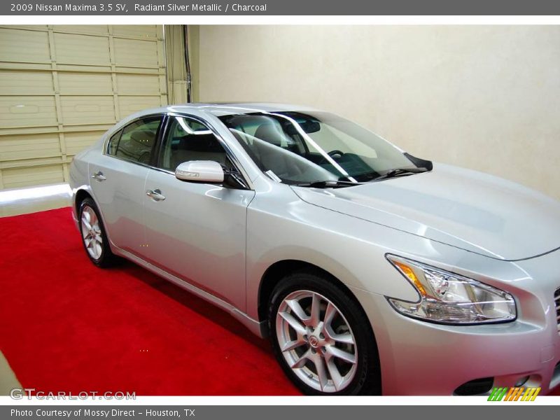 Radiant Silver Metallic / Charcoal 2009 Nissan Maxima 3.5 SV
