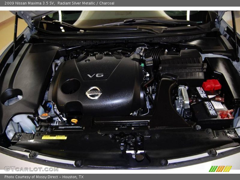Radiant Silver Metallic / Charcoal 2009 Nissan Maxima 3.5 SV
