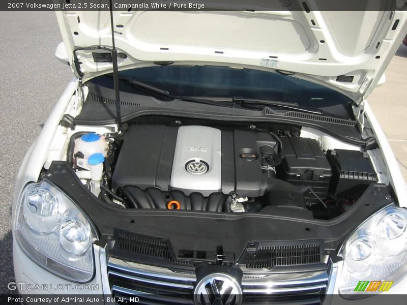 Campanella White / Pure Beige 2007 Volkswagen Jetta 2.5 Sedan