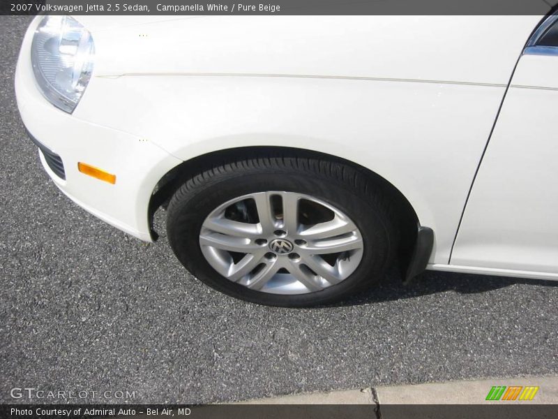 Campanella White / Pure Beige 2007 Volkswagen Jetta 2.5 Sedan