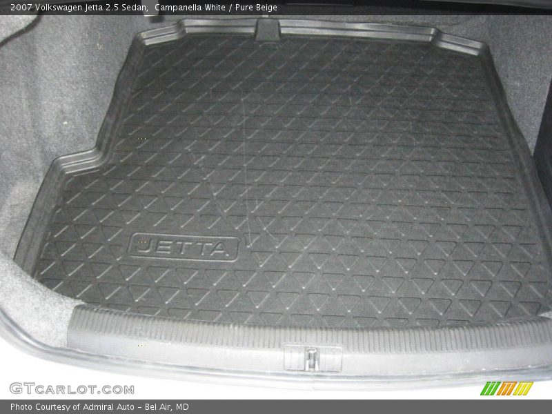 Campanella White / Pure Beige 2007 Volkswagen Jetta 2.5 Sedan