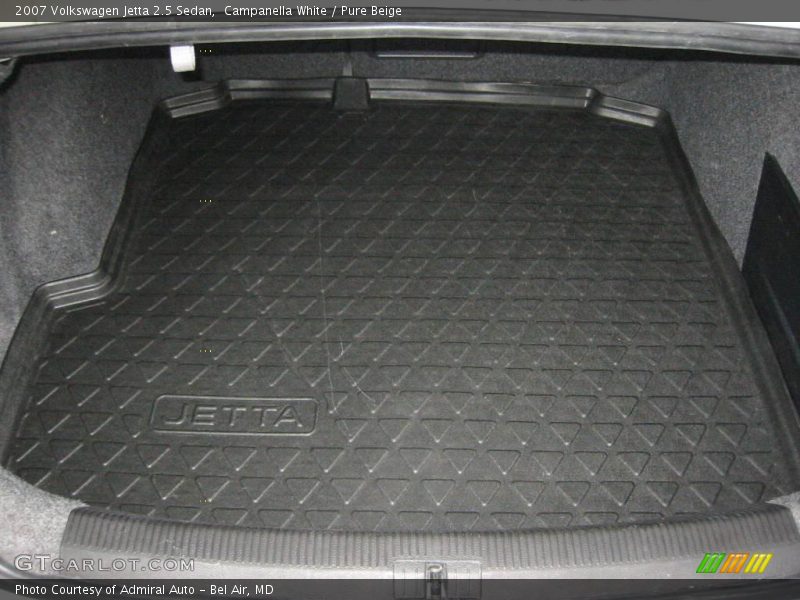 Campanella White / Pure Beige 2007 Volkswagen Jetta 2.5 Sedan