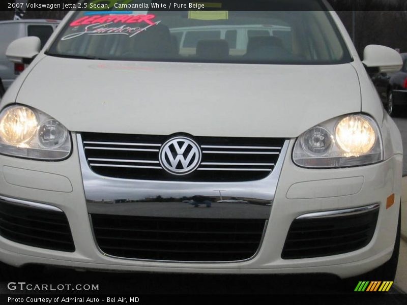 Campanella White / Pure Beige 2007 Volkswagen Jetta 2.5 Sedan