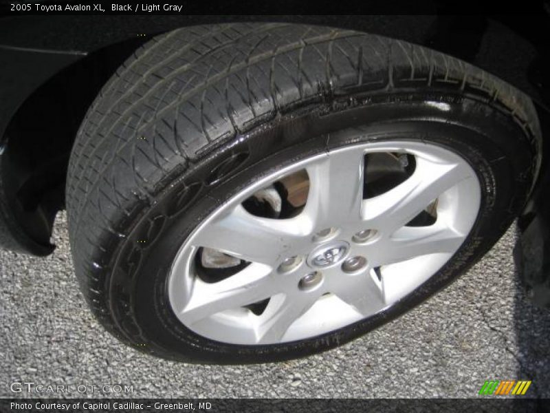 Black / Light Gray 2005 Toyota Avalon XL