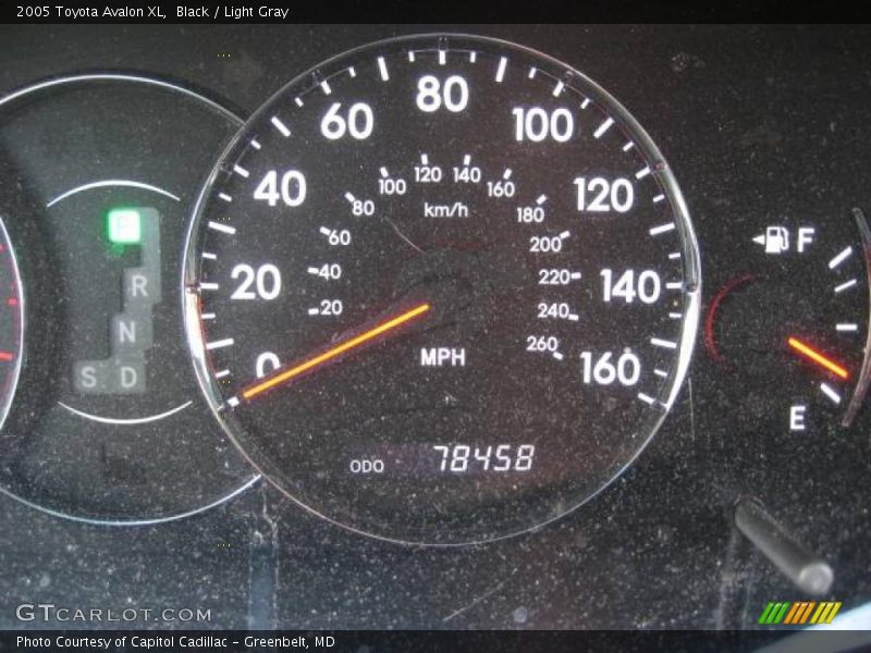 Black / Light Gray 2005 Toyota Avalon XL
