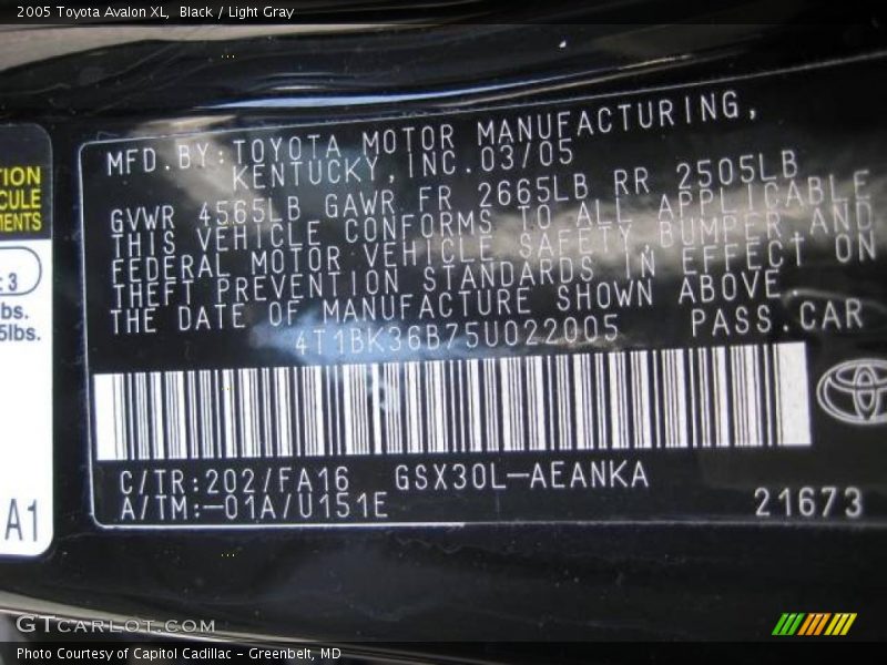Black / Light Gray 2005 Toyota Avalon XL
